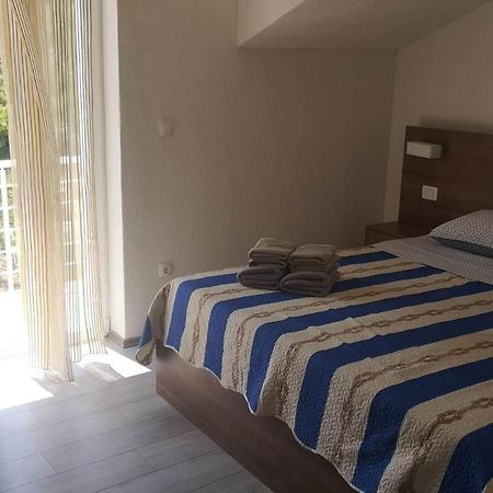 Apartments Kalajzic プチシャ 部屋 写真