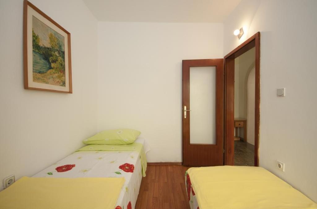 Apartments Kalajzic プチシャ 部屋 写真