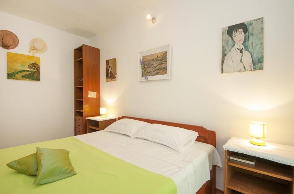 Apartments Kalajzic プチシャ 部屋 写真