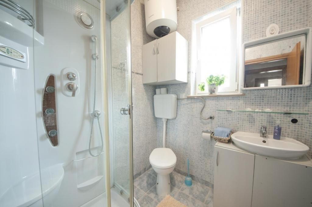 Apartments Kalajzic プチシャ 部屋 写真