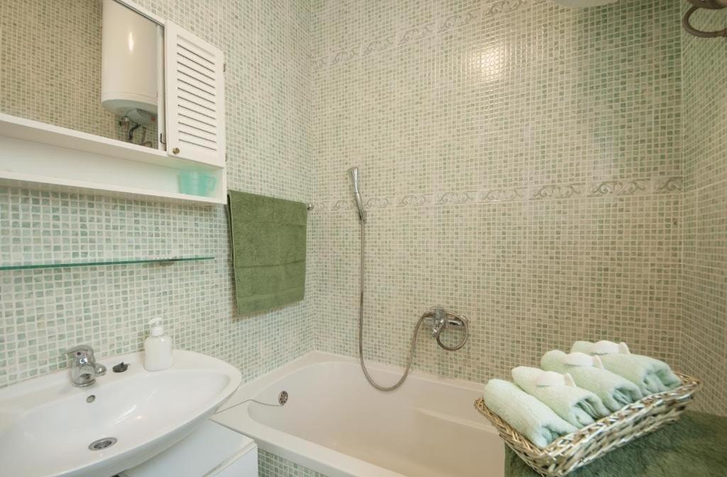Apartments Kalajzic プチシャ 部屋 写真
