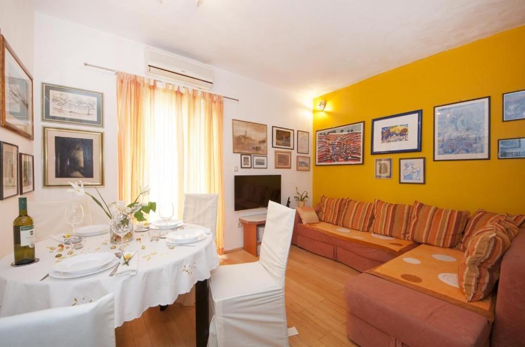 Apartments Kalajzic プチシャ 部屋 写真