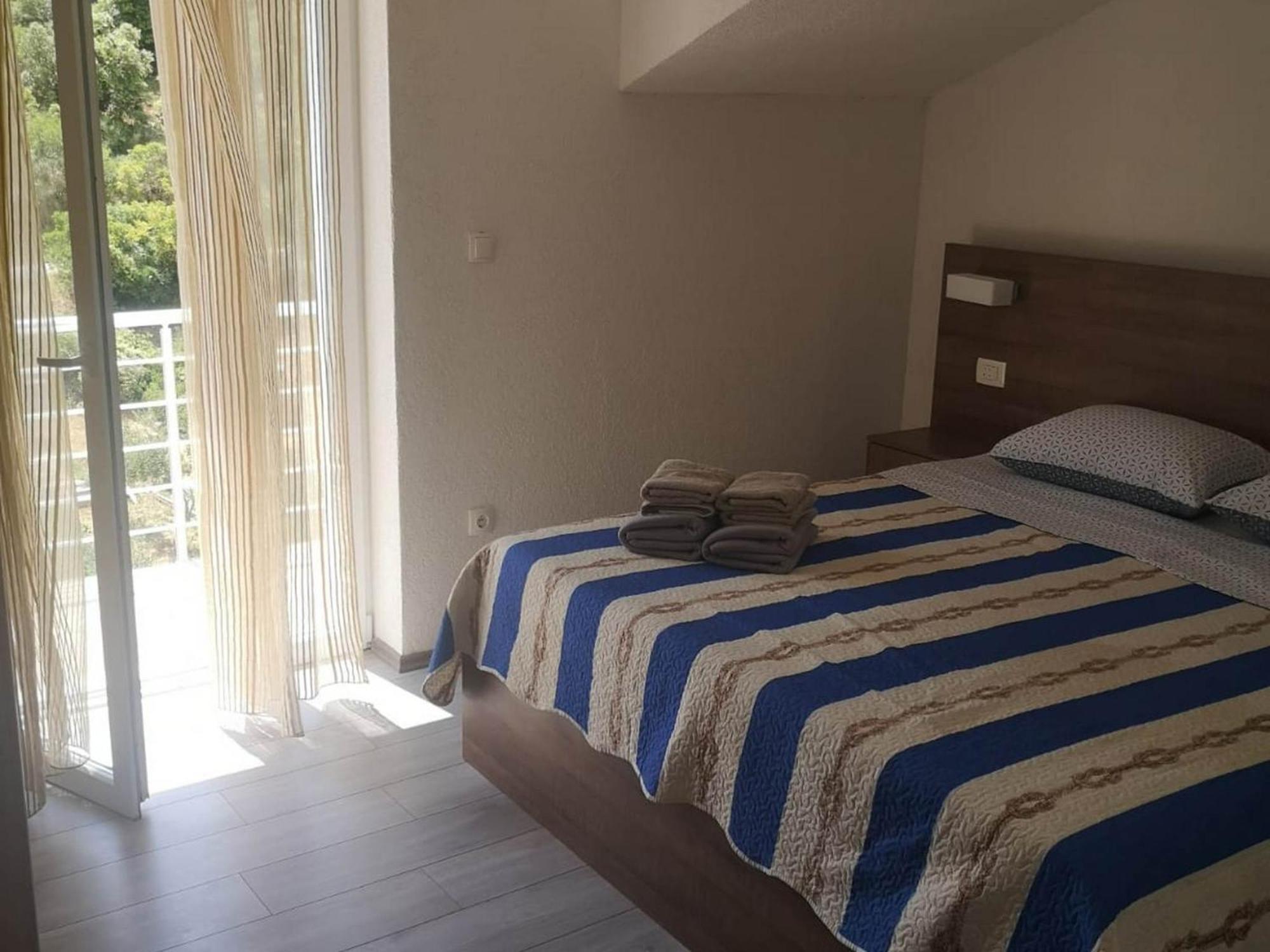 Apartments Kalajzic プチシャ 部屋 写真